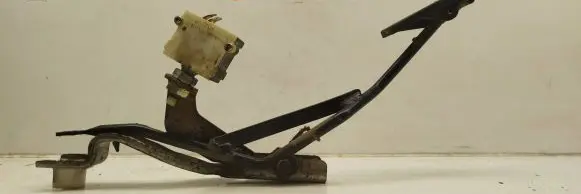 Subaru Forester SF Accelerator throttle pedal