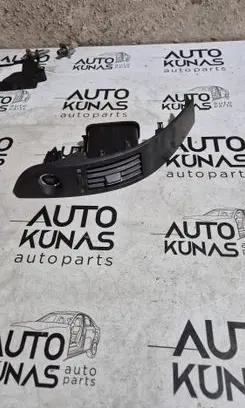 Toyota Corolla Verso AR10 Dash center air vent grill 5566004020 ASSY