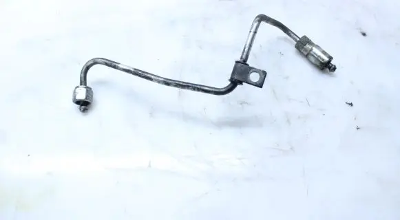 Mitsubishi Pajero Fuel injector supply line/pipe 