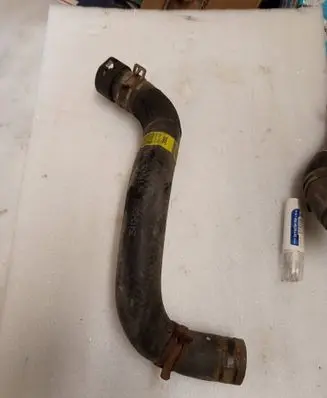 Engine coolant pipe/hose
