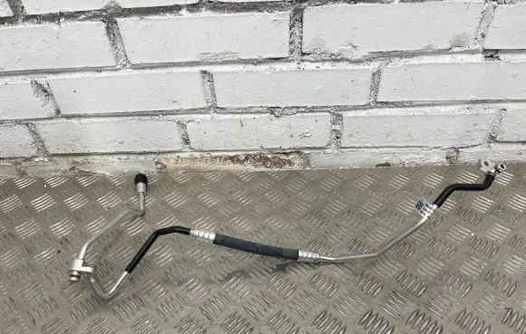 Audi A4 S4 B9 8W Air conditioning (A/C) pipe/hose 8W1820720F