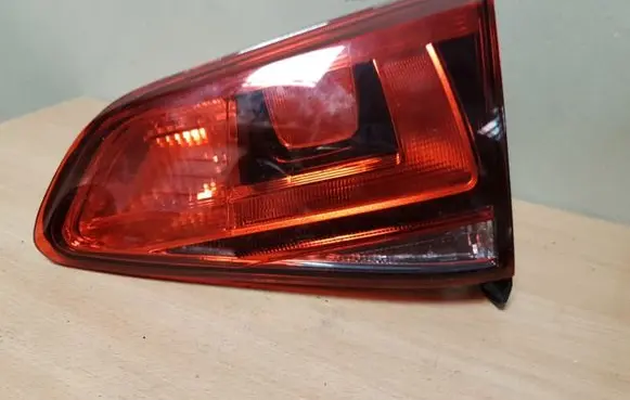 Volkswagen Golf V Tailgate rear/tail lights 5GM945094A