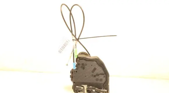 Toyota Auris E210 Rear door lock