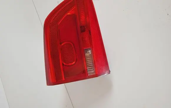 Volkswagen Touran II Tailgate rear/tail lights TOURAN2011M