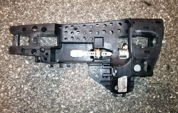 Rear door exterior handle/bracket