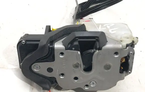 Chevrolet Aveo Front door lock 