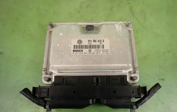 Volkswagen Transporter - Caravelle T4 Engine control unit/module ECU