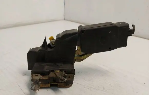 Volvo S40, V40 Front door lock