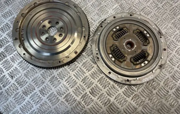 Lexus RX 330 - 350 - 400H Clutch set kit