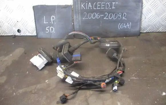 KIA Ceed EUR ISO radio connector 1H180