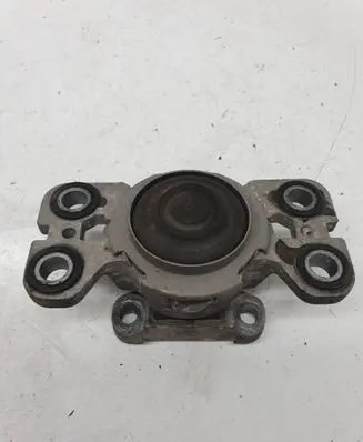 Engine mount bracket