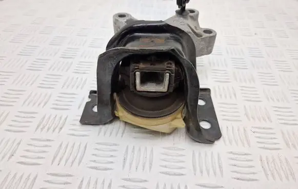 Renault Captur Engine mount bracket 112849985R