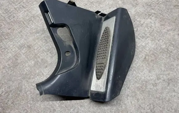 Foot area side trim