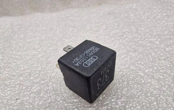 Audi A8 S8 D2 4D Other relay 8D0951253A