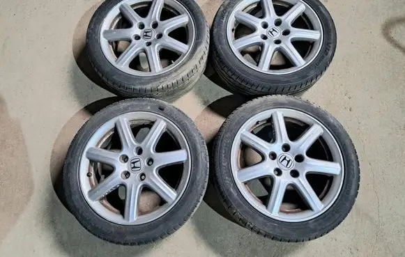 Honda Civic R17 alloy rim 
