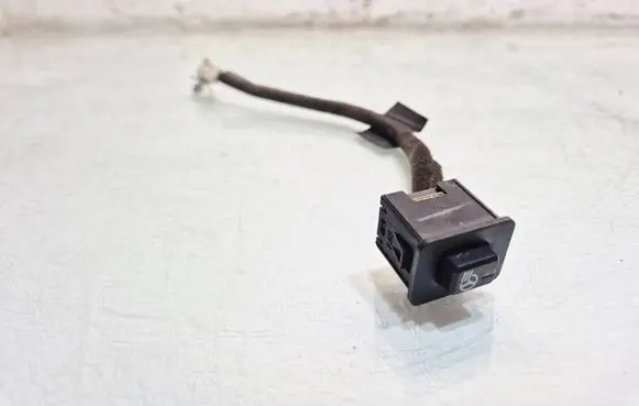 KIA Sportage Steering wheel heating switch