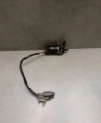 Nissan X-Trail T30 Windscreen/windshield washer pump 63632