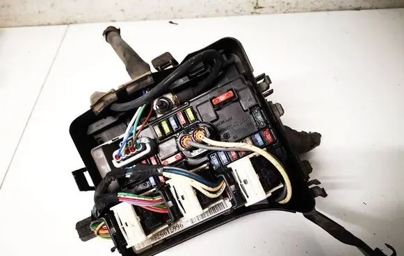 Citroen C3 Fuse box set 9667199780
