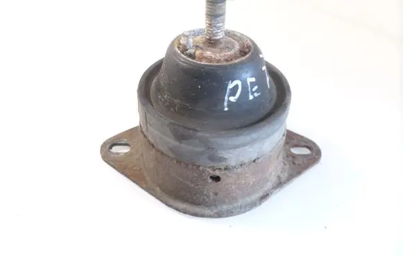 Peugeot 806 Engine mount bracket