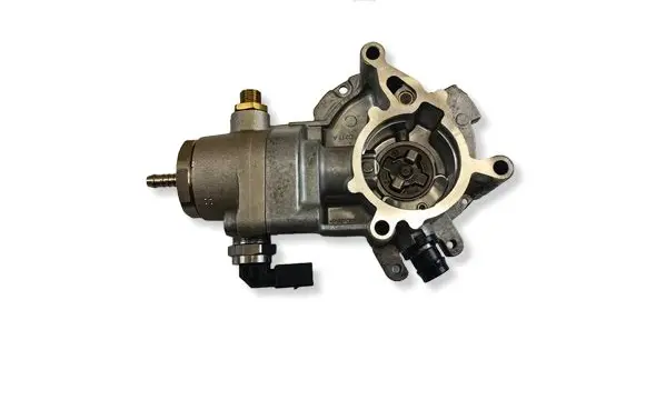 Volkswagen Golf VII Fuel injection high pressure pump 06L127027B 06L145100G