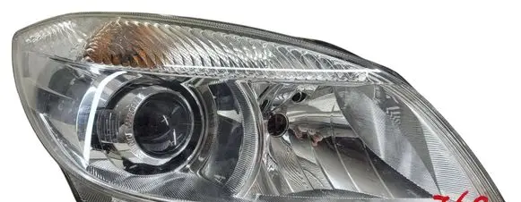 Skoda Fabia Mk2 (5J) Headlight/headlamp