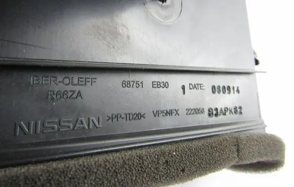 Nissan Pathfinder R51 Dash center air vent grill 68751
