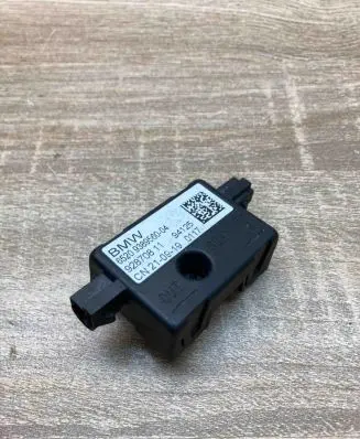 BMW X3 G01 Aerial antenna amplifier 9389560 92870811