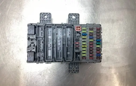Honda Civic Fuse module 37832LN 06346349 RG19814010