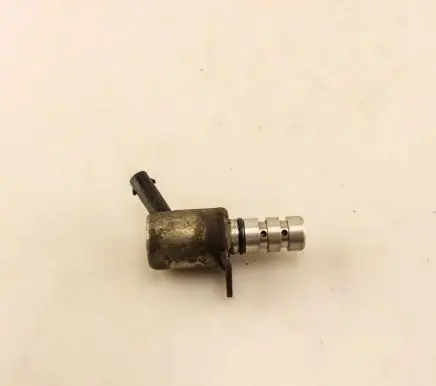 Volkswagen Polo V 6R Camshaft vanos timing valve 06E115243G