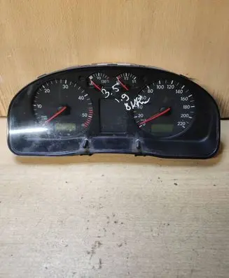 Volkswagen PASSAT B5 Speedometer (instrument cluster) 3B0919861J 110008793
