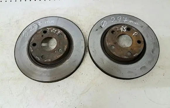 Toyota Avensis T250 Front brake disc