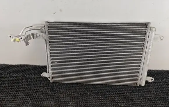 Volkswagen Golf VI A/C cooling radiator (condenser)