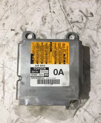 Toyota Yaris Airbag control unit/module 231000 C011431688