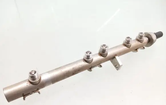 BMW 1 E81 E87 Fuel main line pipe 7562474 13537562474 7537319