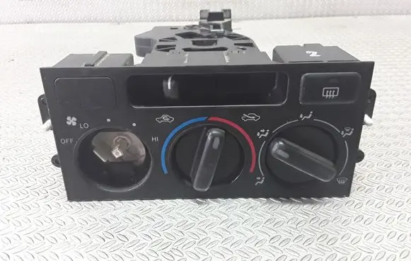 Toyota Land Cruiser (J100) Climate control unit