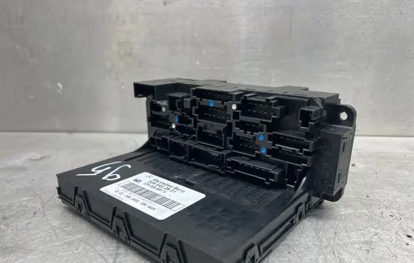 Mercedes-Benz CLK A209 C209 Fuse module 2095452801 5DK00848514