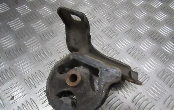 Honda Accord Engine mount bracket