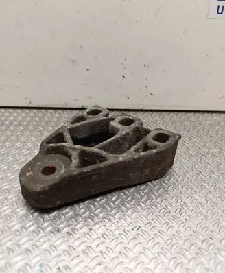Volkswagen Transporter - Caravelle T5 Engine mounting bracket 7E0199207
