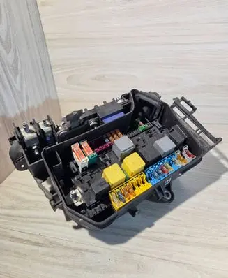 Mercedes-Benz B W246 W242 Fuse module
