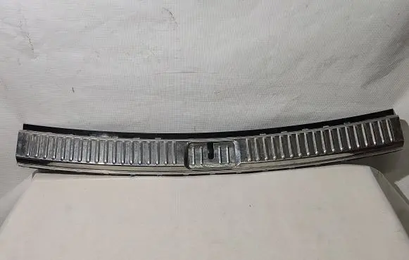 Trunk/boot sill cover protection