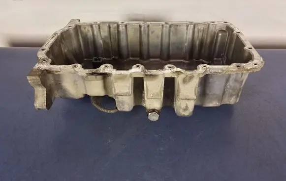 Volkswagen PASSAT B7 Oil sump