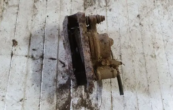 Mitsubishi Pajero Front brake caliper NOCODE