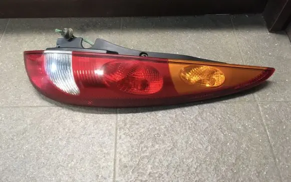 Nissan Almera Tino Rear/tail lights B6550BU200 RS102AR00