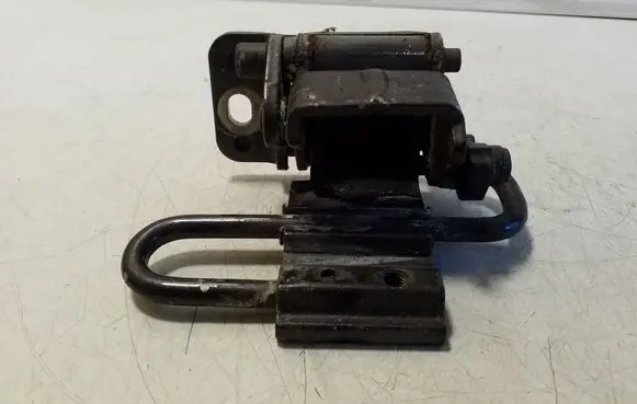 Audi A6 S6 C6 4F Rear door lower hinge 8E0833411