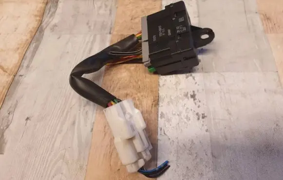 Toyota Avensis T250 Seat heating relay 875010W0100 07195 200420