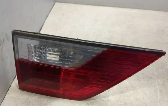 Tailgate rear/tail lights