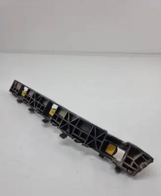 Rear bumper mounting bracket