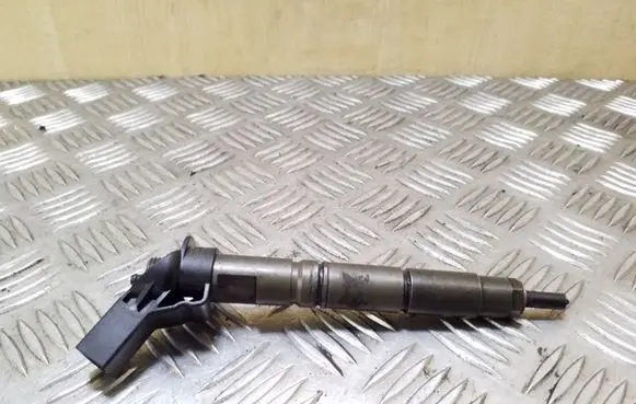 Mercedes-Benz E W211 Fuel injector A6420700587