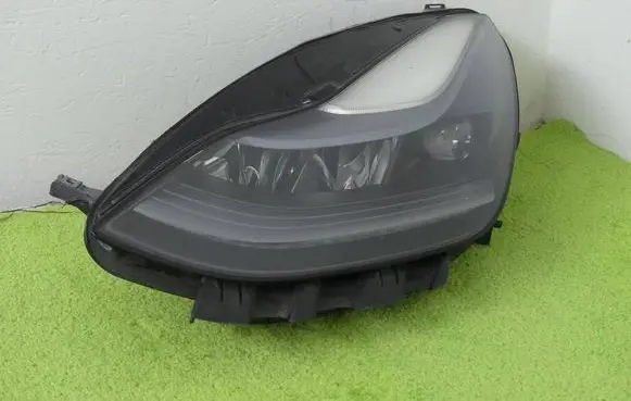 Tesla Model Y Headlight/headlamp 1514952-00-D
