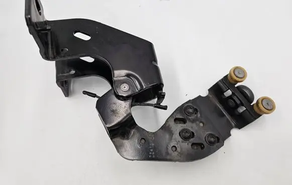 Toyota ProAce City Sliding door lower roller guide/hinge 9808074980